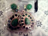 Brinco trabalhado em strass verde